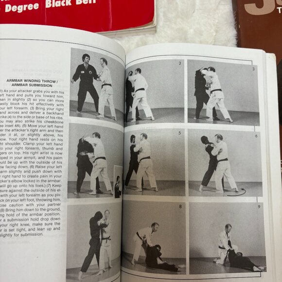 5 Tonfa Taekwondo and Jujitsu Instruction Books with illustrations Good Shape - Picture 8 of 10